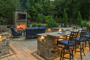 Outdoor Kitchen, BBq and Fireplace